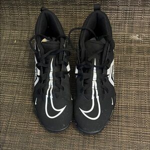 Nike Menace 3 Shark  Black and White Sports Sneakers size 5.5y  (cleats)